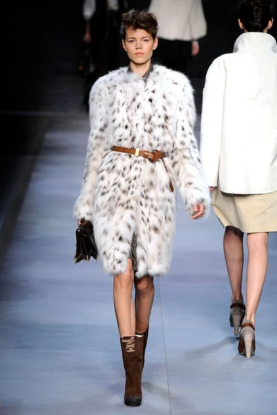 Look 5